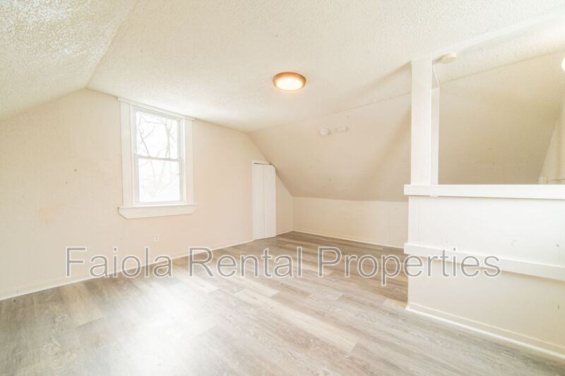 202 N 7th St #2ndFL - Photo 7 of 10