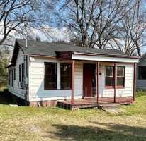 featured image of 2621 Trichel St