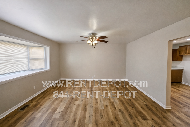 1531 E Riverside Dr - Photo 3 of 11