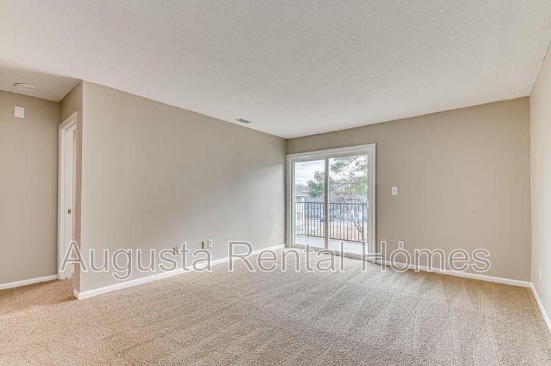 2818 Thomas Ln Apt C - Photo 3 of 22