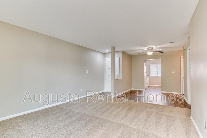 2818 Thomas Ln Apt C - Photo 5 of 22