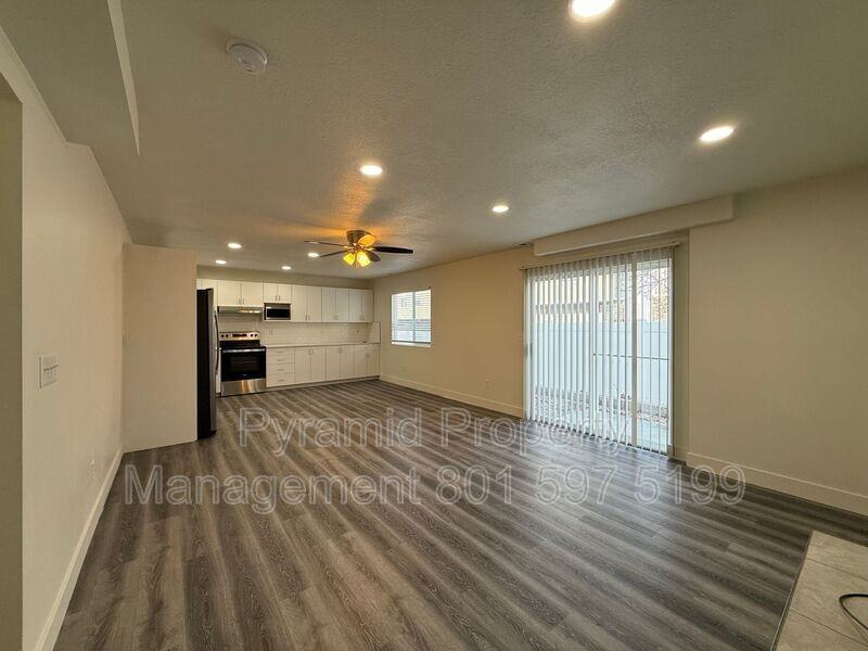 3175 S St #3 - Photo 4 of 32