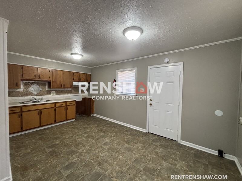 291 Navy Dr - Photo 3 of 13