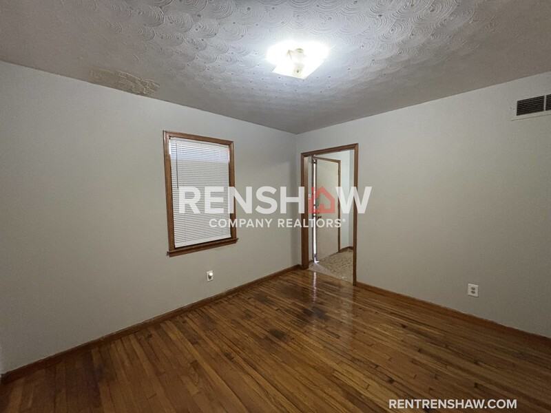 4593 Wooddale Ave - Photo 3 of 20