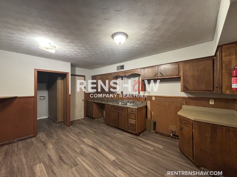 4593 Wooddale Ave - Photo 4 of 20