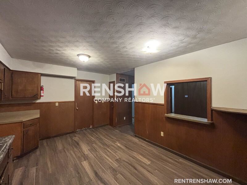 4593 Wooddale Ave - Photo 5 of 20