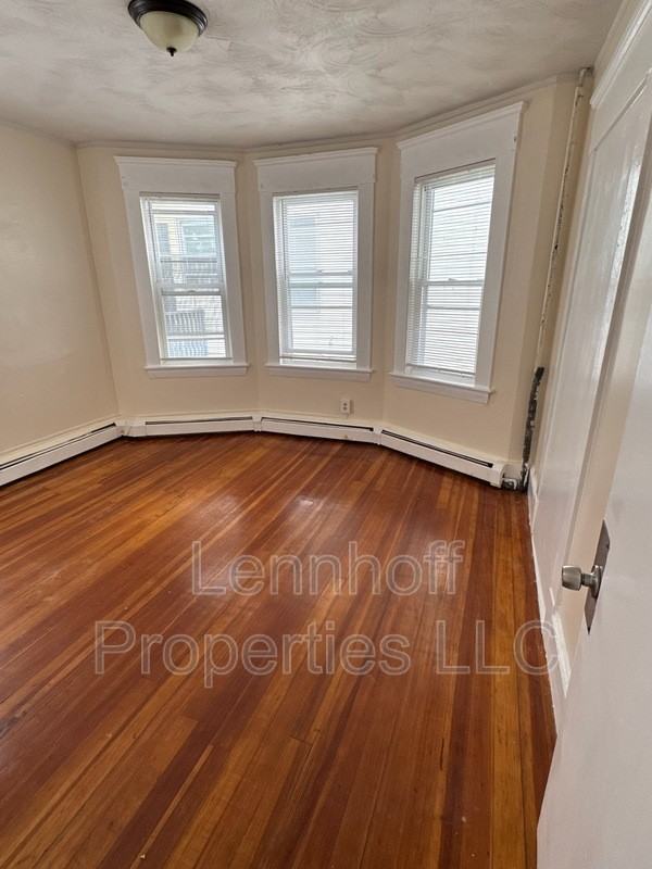 153 Bailey St - Photo 5 of 12