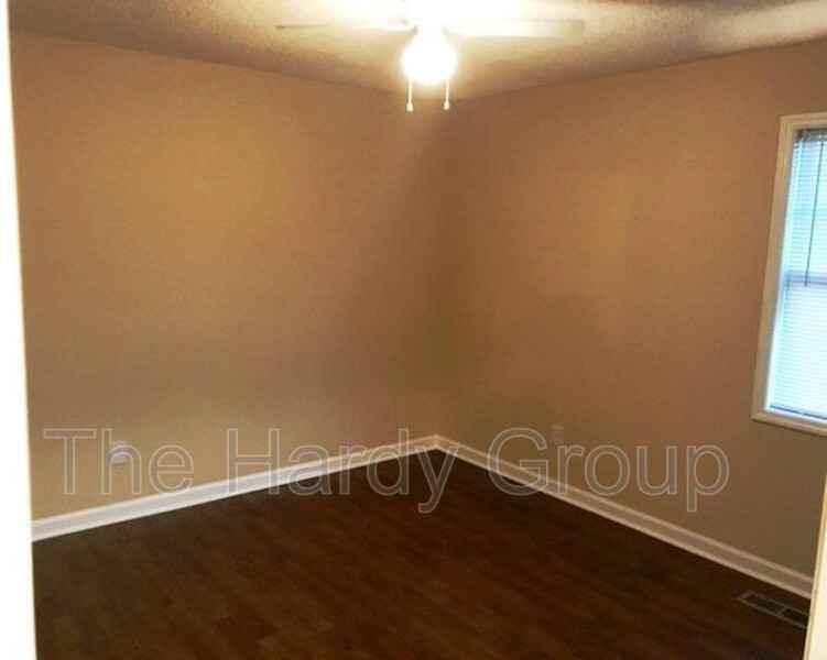 255 Sunshine Cir - Photo 3 of 8