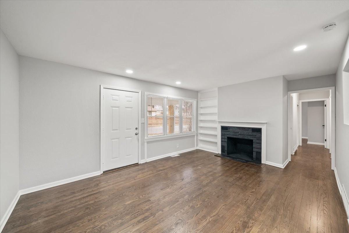 5035 E 41st Ter - Photo 3 of 9