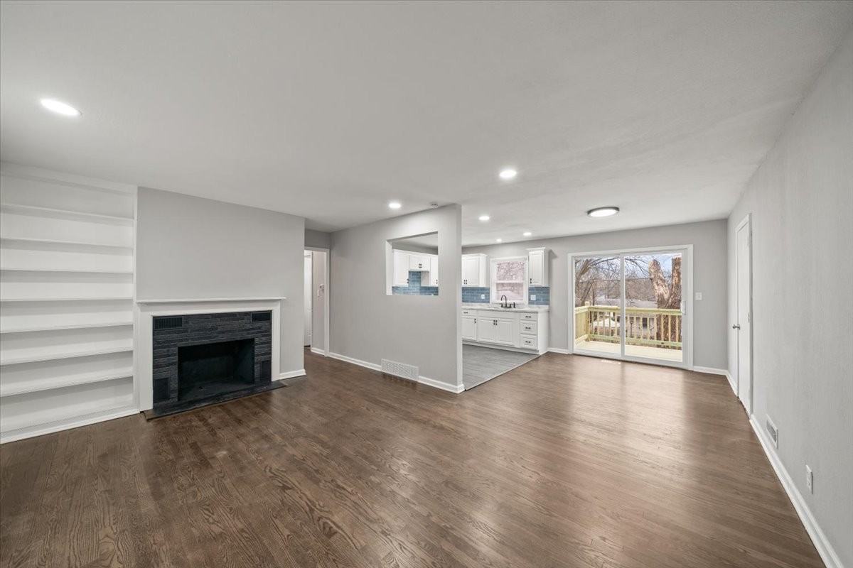 5035 E 41st Ter - Photo 6 of 9