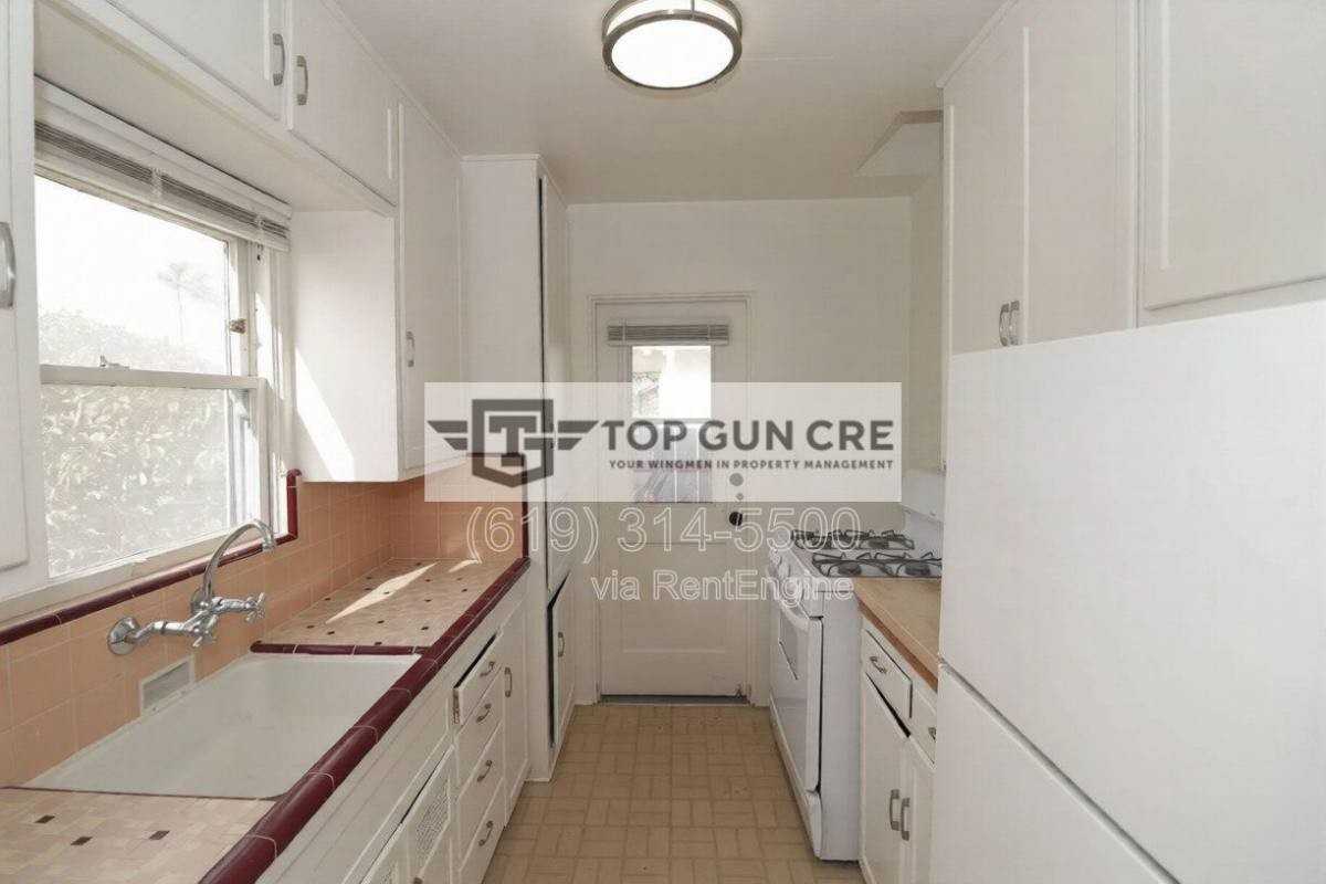 Neva Ave #4439 - Photo 3 of 10
