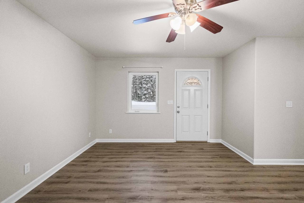 1450 Nymph Ct #B - Photo 3 of 27