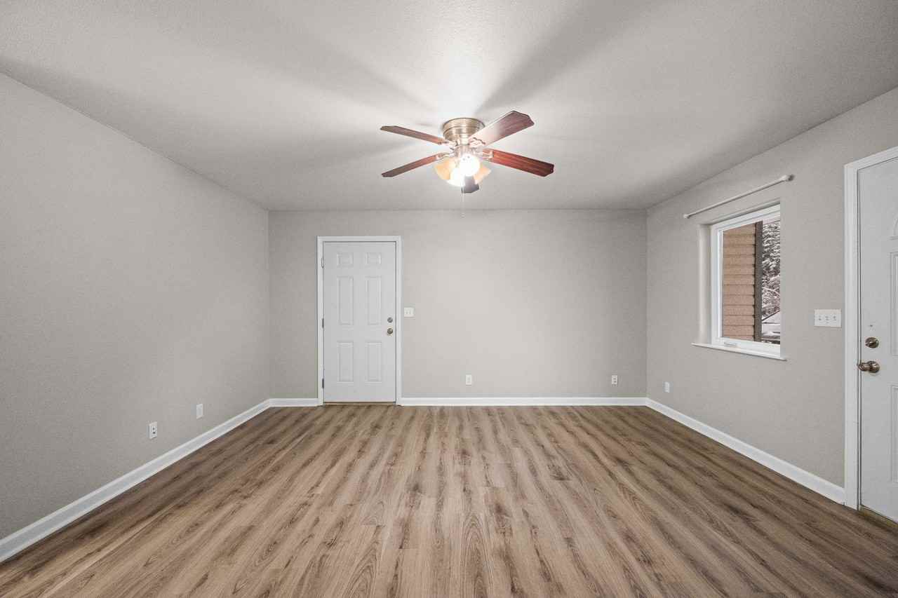 1450 Nymph Ct #B - Photo 4 of 27