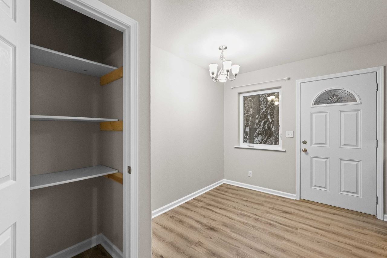 1450 Nymph Ct #B - Photo 6 of 27