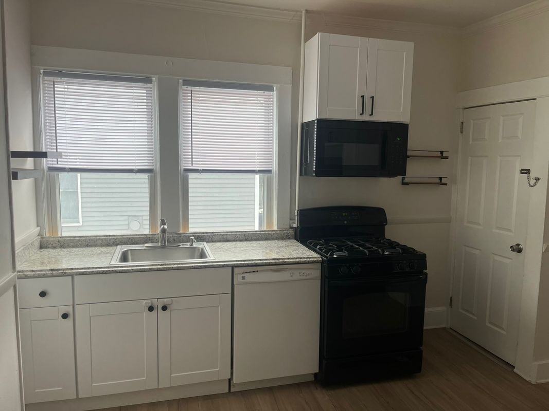 48 Budd St ##1 - Photo 3 of 9