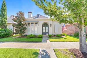 featured image of 415 Harbor Rd