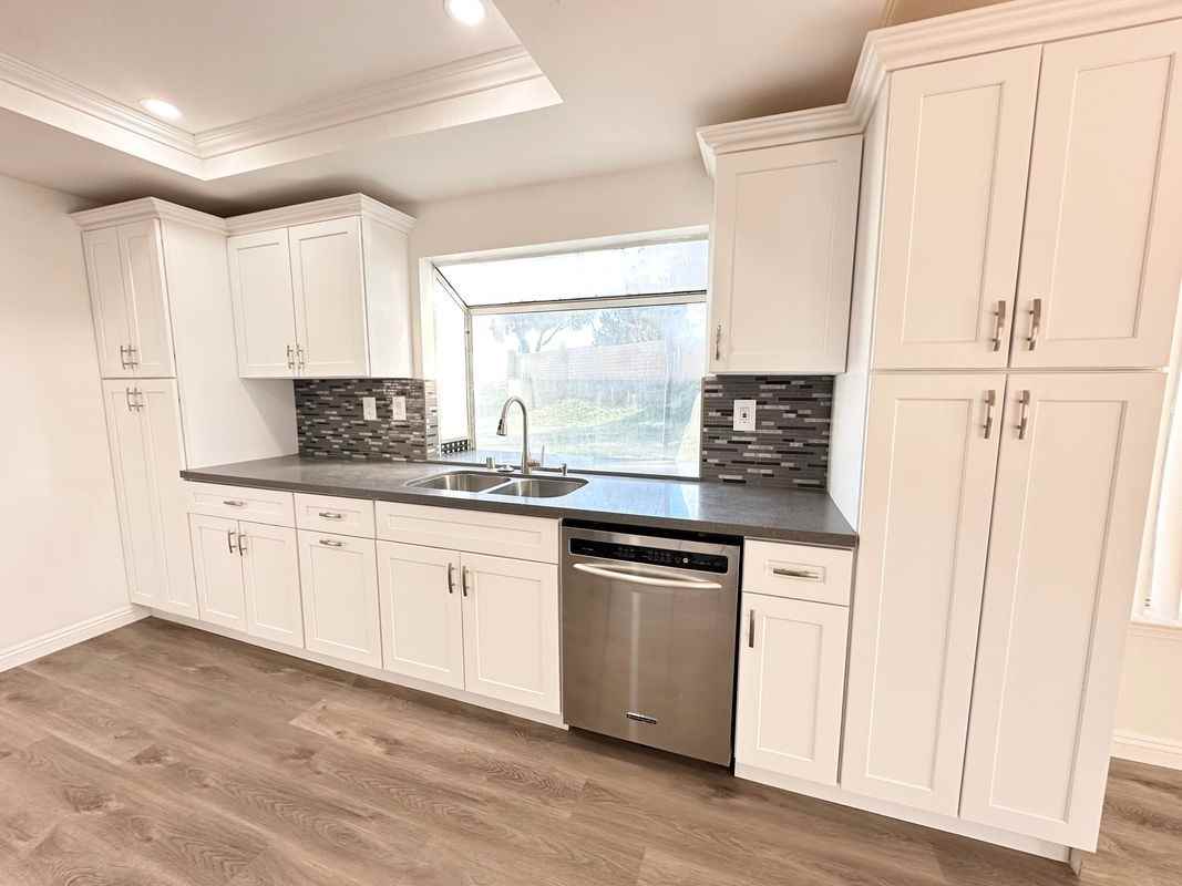 45202 Pickford Ave - Photo 3 of 17
