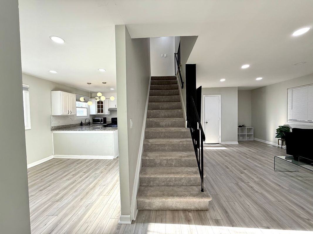 819 Carrington Ave - Photo 2 of 15