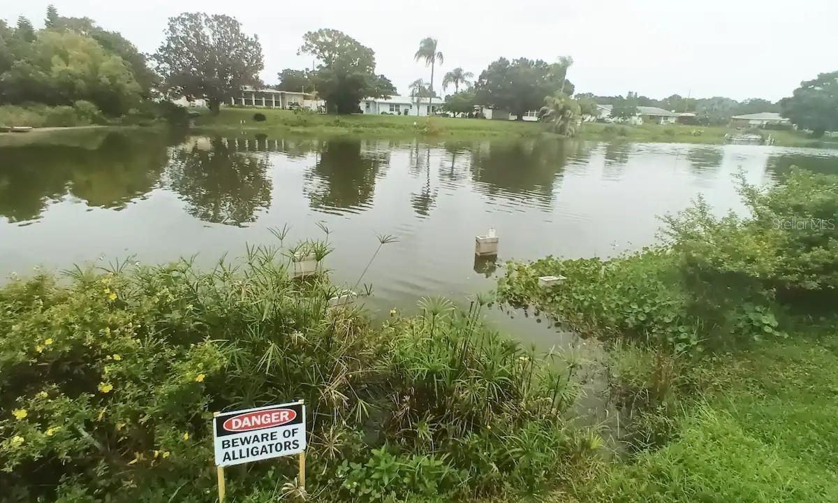 305 Hammock Ter - Photo 2 of 3