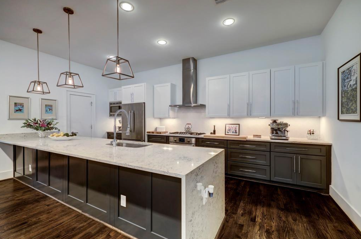 2007 Brun St ##D - Photo 3 of 6