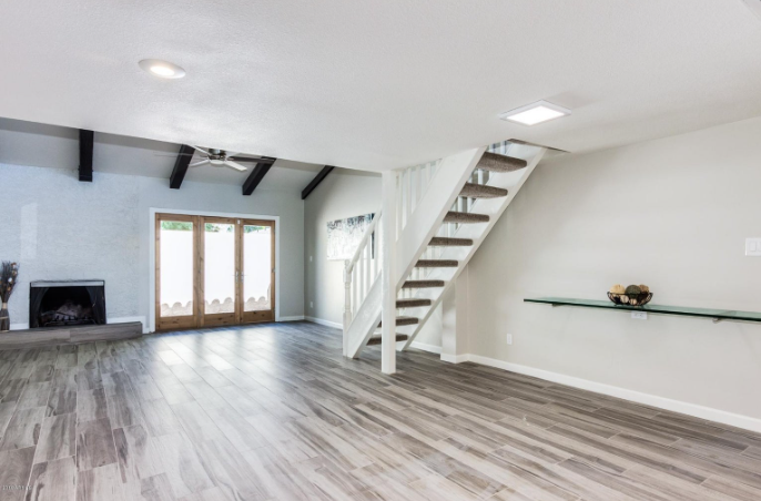 2 E Loma Ln - Photo 2 of 9