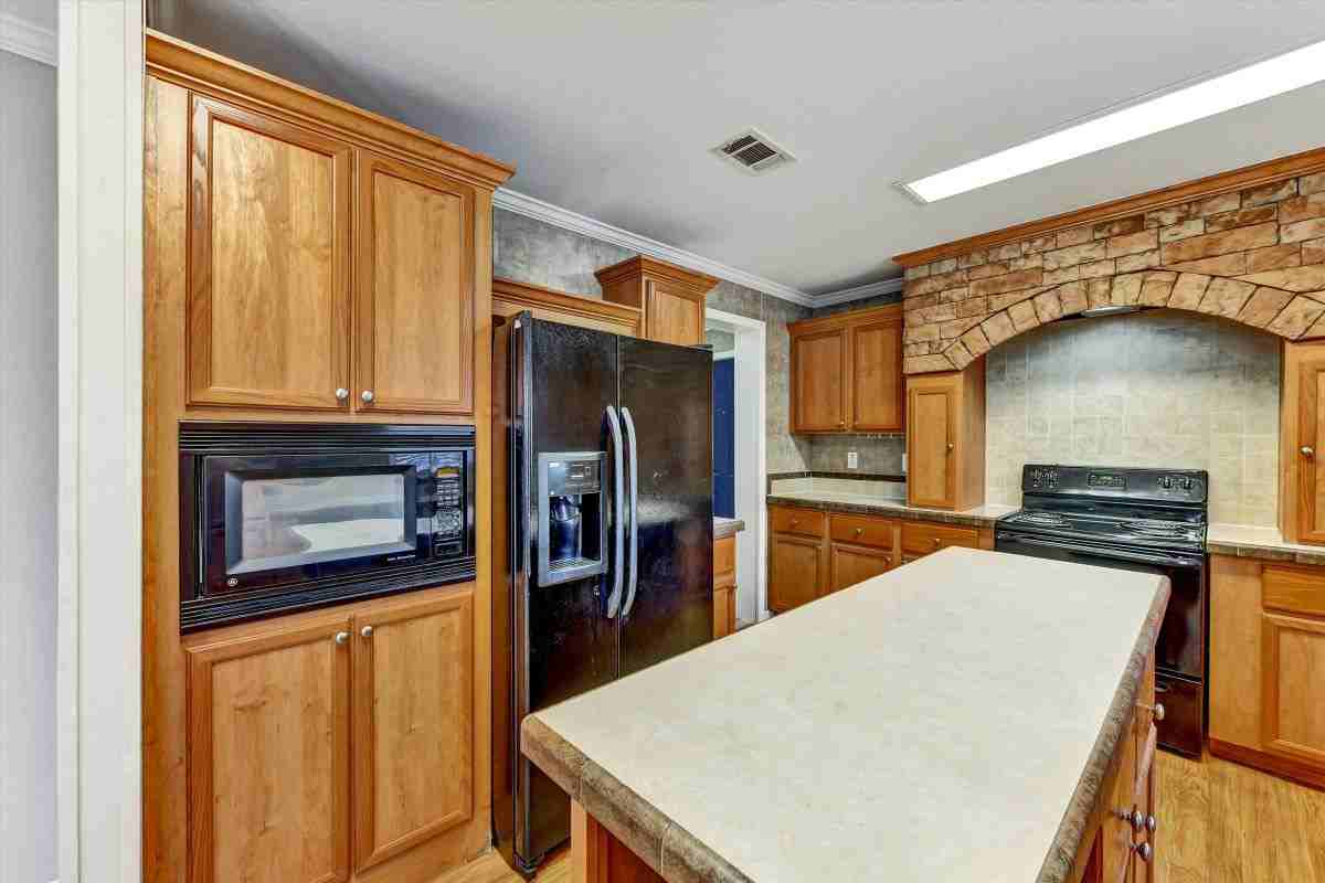 312 Aristides St - Photo 7 of 38