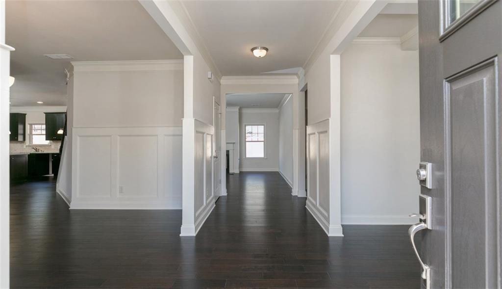 4128 Bradbury Ln - Photo 3 of 9