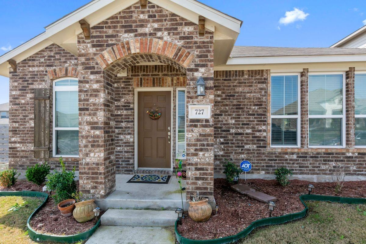 727 Speckled Alder Dr - Photo 3 of 8