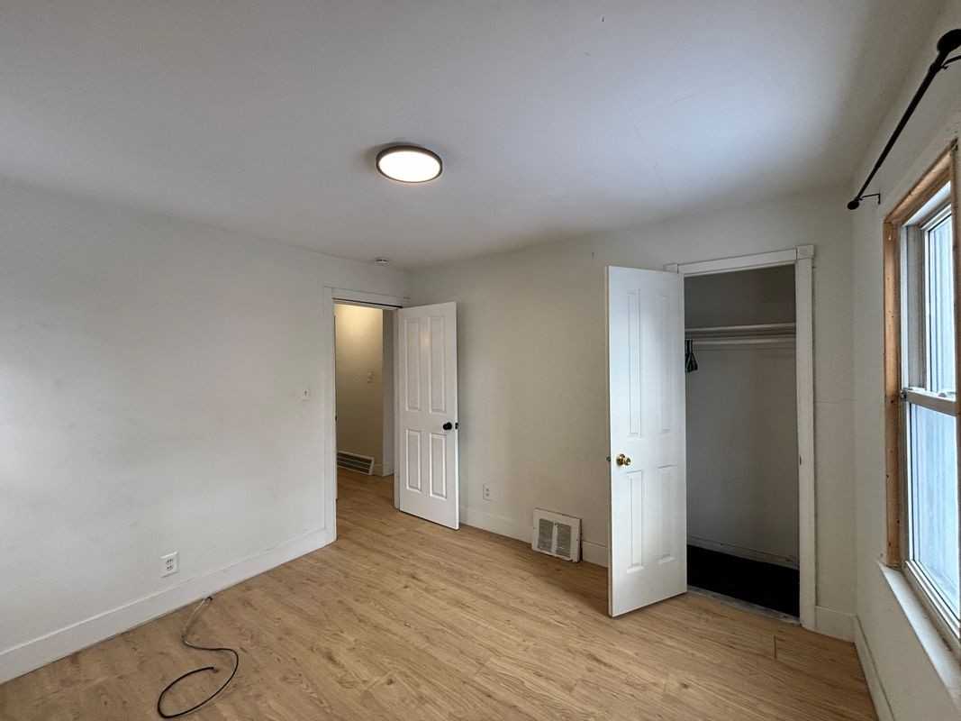 18623 Pembroke Ave - Photo 3 of 9