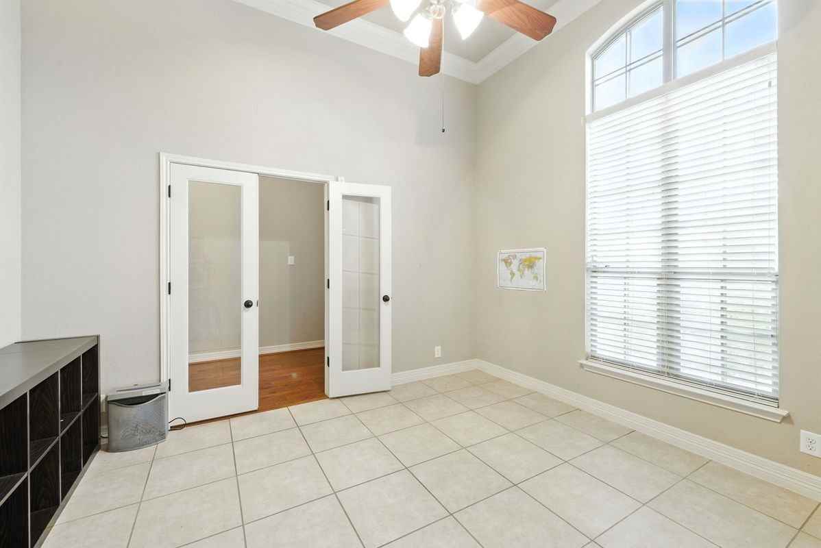 630 Colosseo Way - Photo 4 of 50