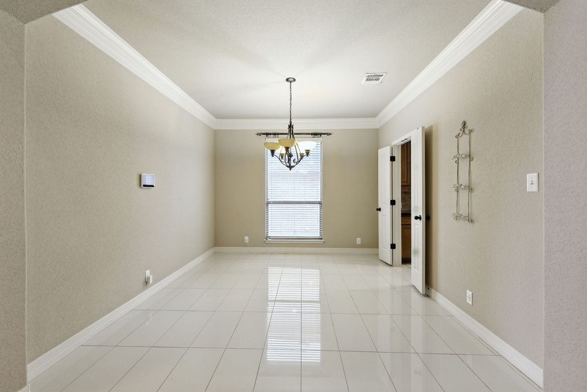 630 Colosseo Way - Photo 7 of 50