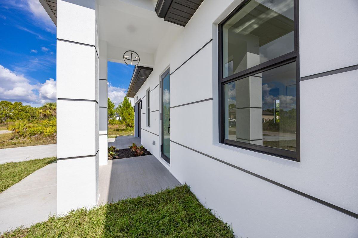 1057 Halby Ave S - Photo 3 of 15