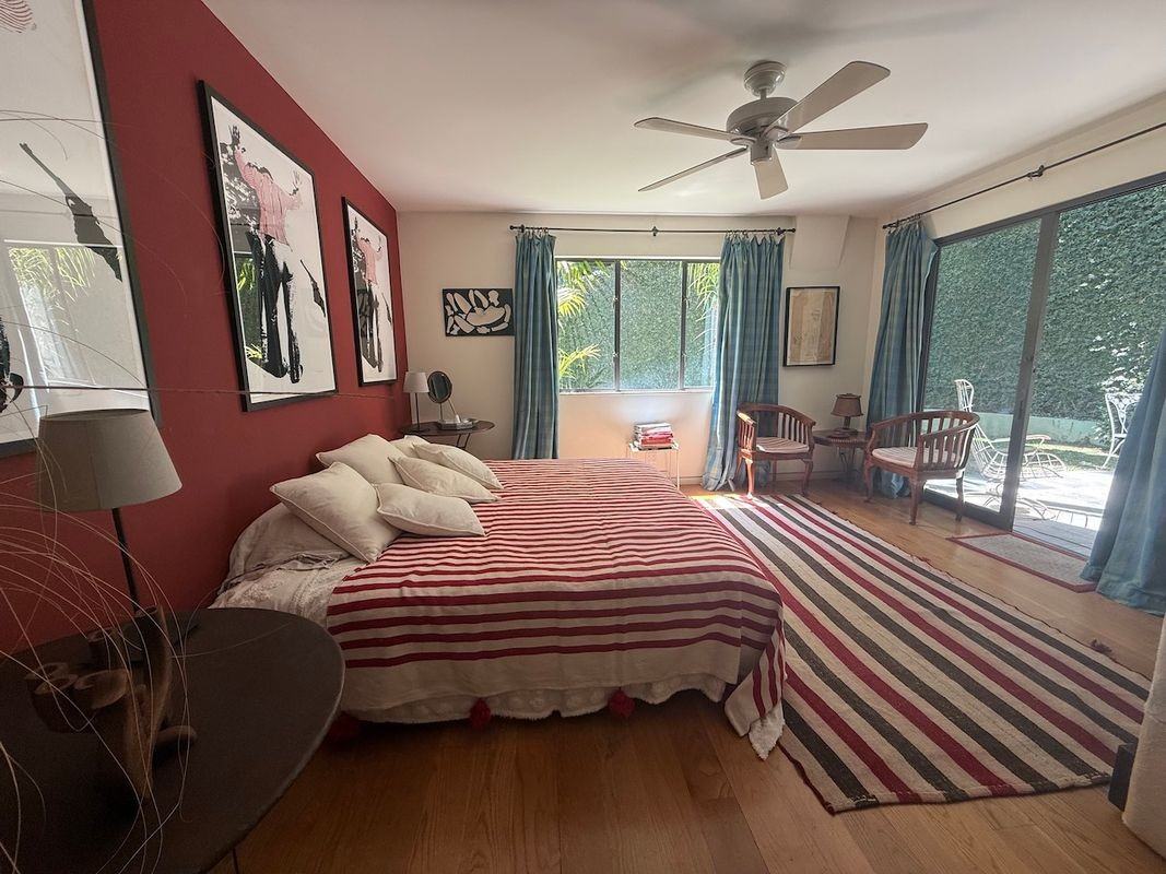 1467 Queens Rd - Photo 3 of 9