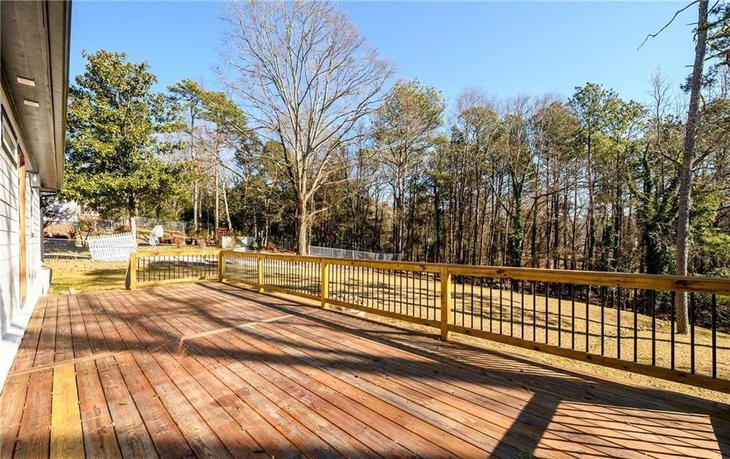 537 Stillwood Dr - Photo 3 of 33