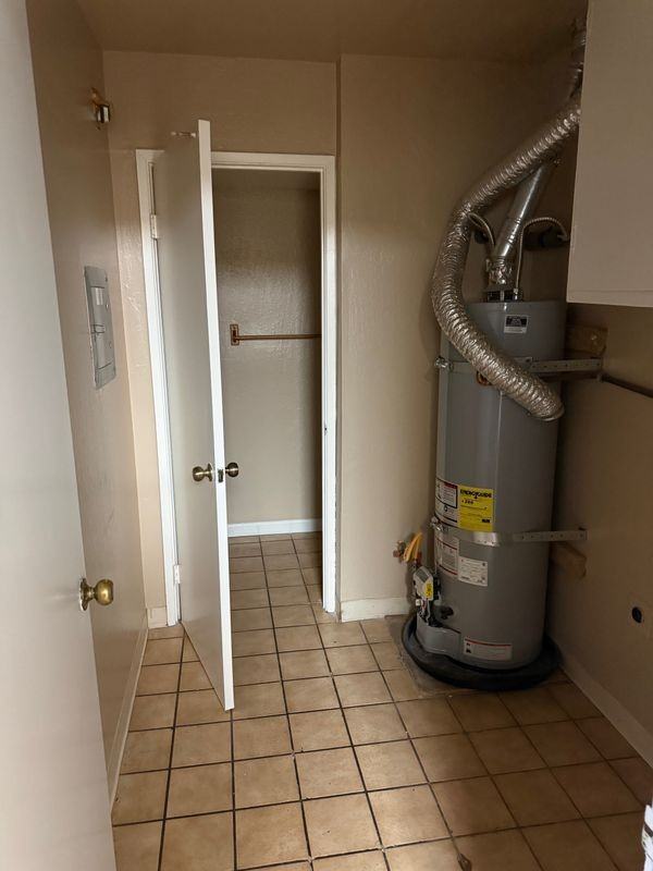 2504 Florida Ln - Photo 6 of 14