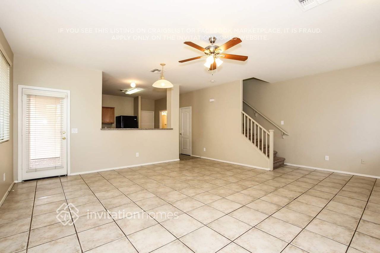 5220 W Albeniz Pl - Photo 2 of 17