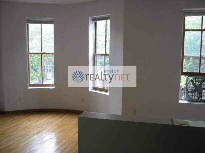 Columbus Ave & Clarendon St #7