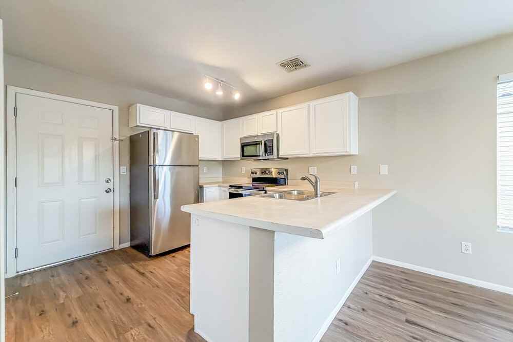 10907 E Arcadia Ave - Photo 7 of 17