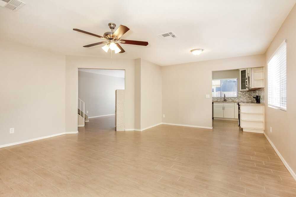 18232 N 30th Pl - Photo 4 of 17