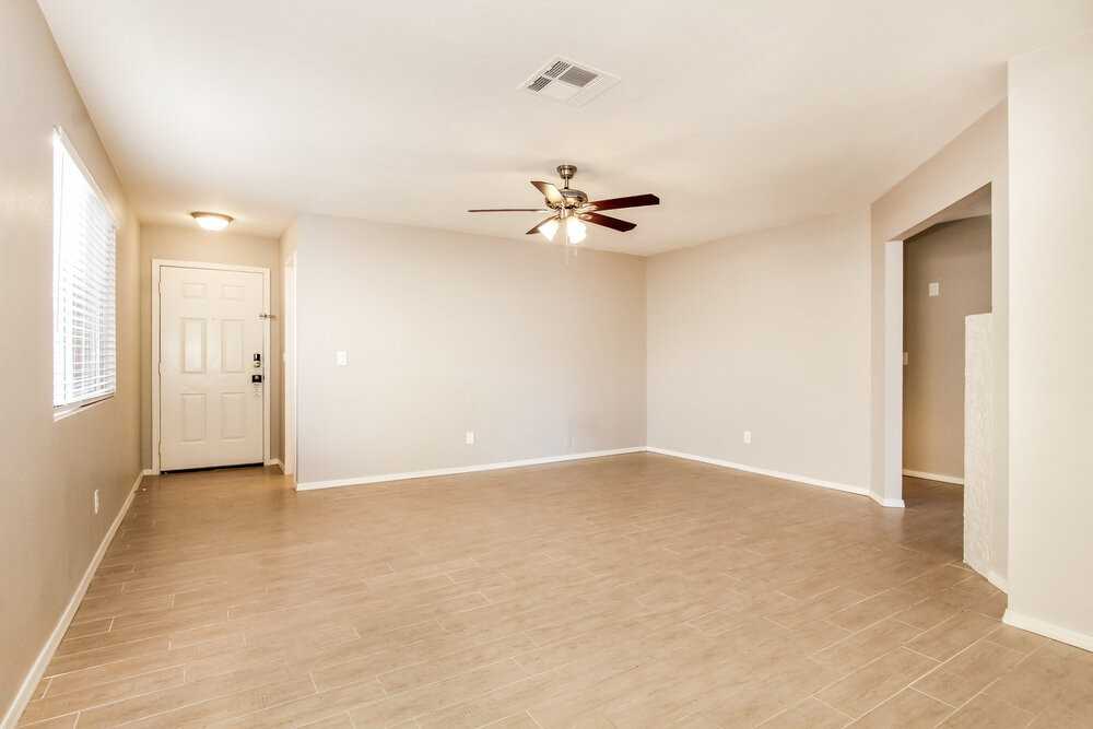 18232 N 30th Pl - Photo 5 of 17