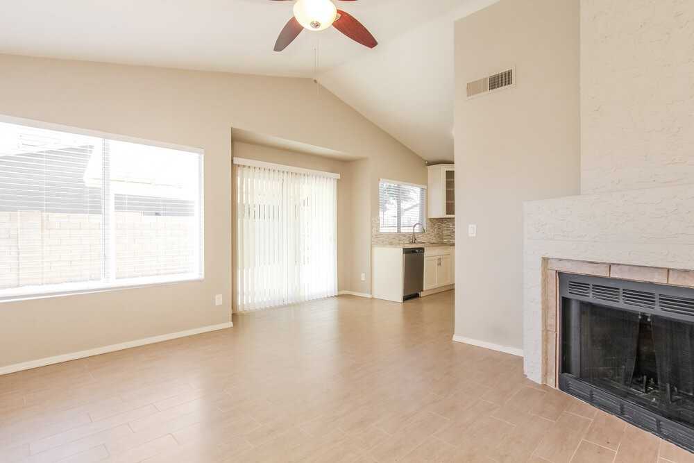 18232 N 30th Pl - Photo 7 of 17