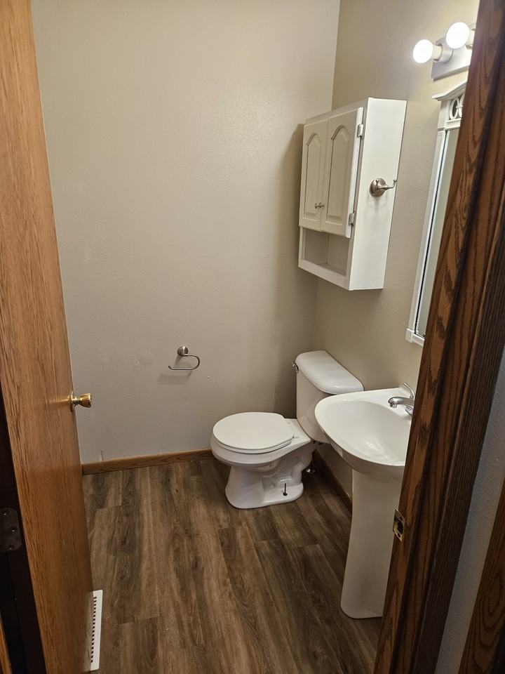 604 W 39th St - Photo 5 of 19