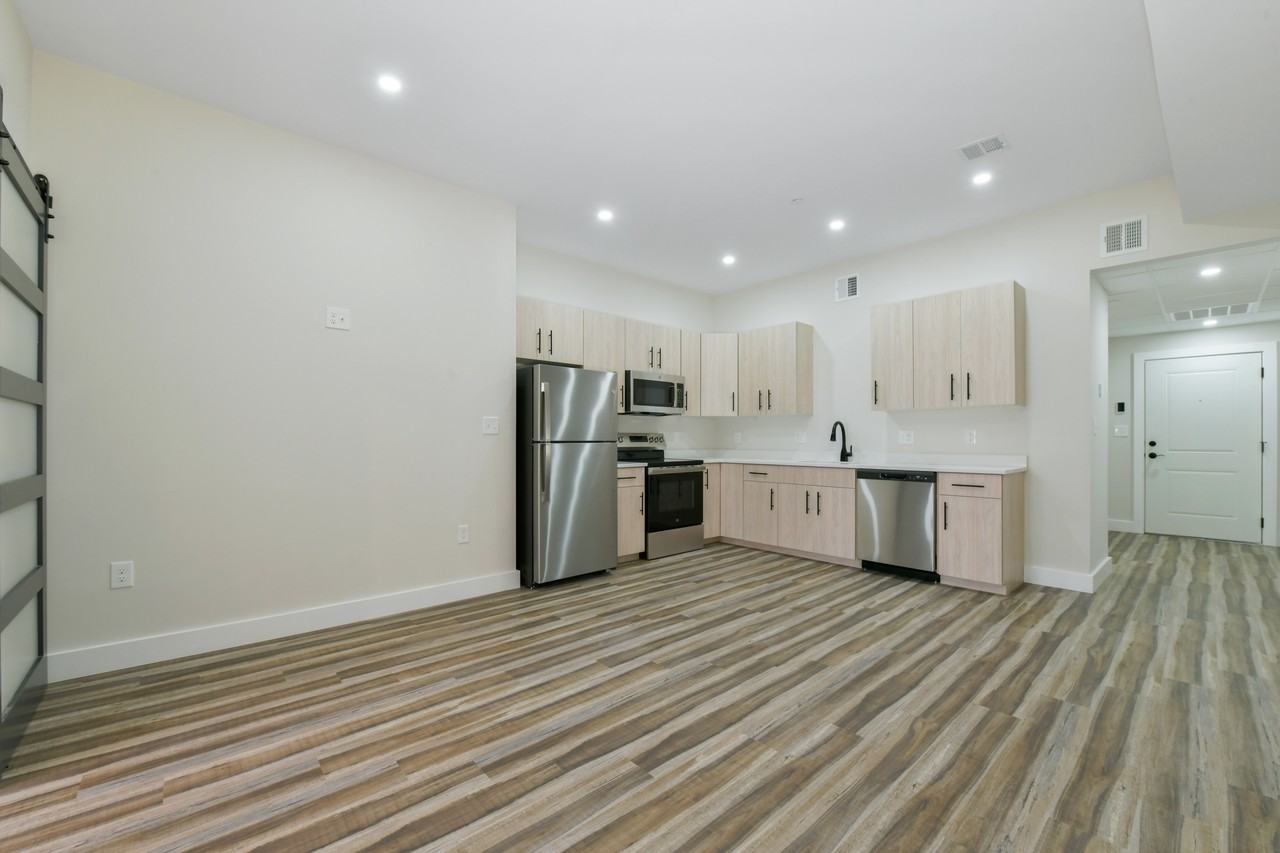 410 Washington St #204 - Photo 7 of 19