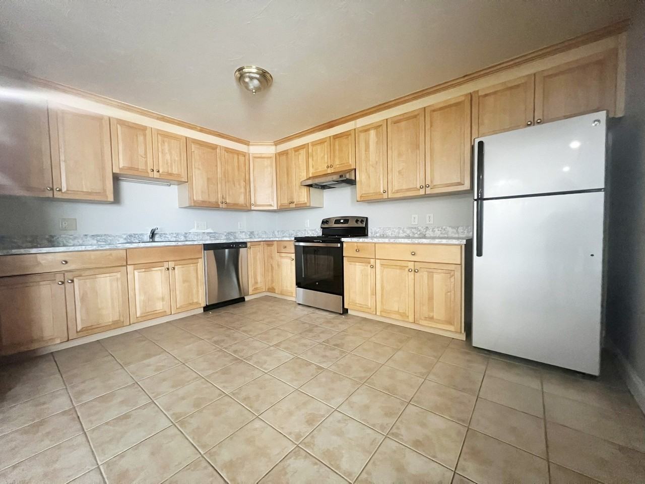 319 East St #202 - Photo 6 of 9