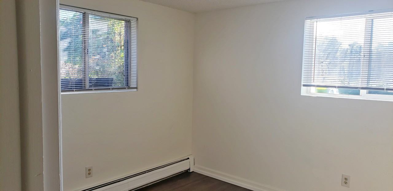 1752 Chester St #101 - Photo 4 of 9