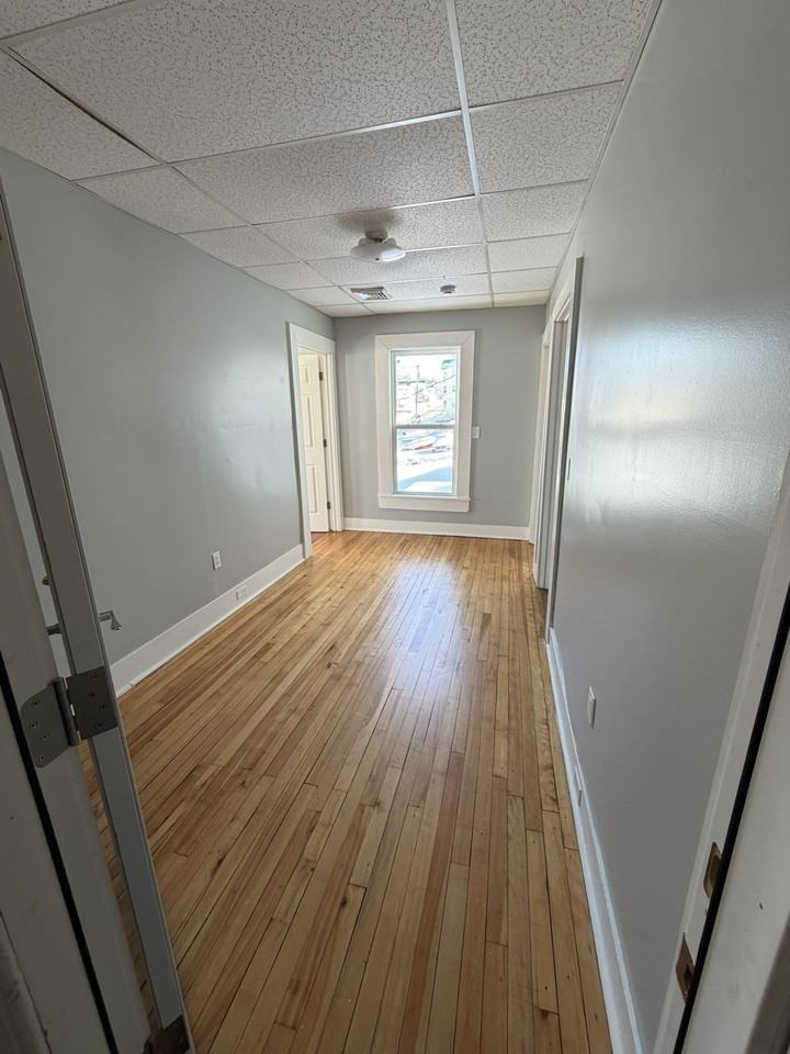 212 School St #2L - Photo 4 of 12