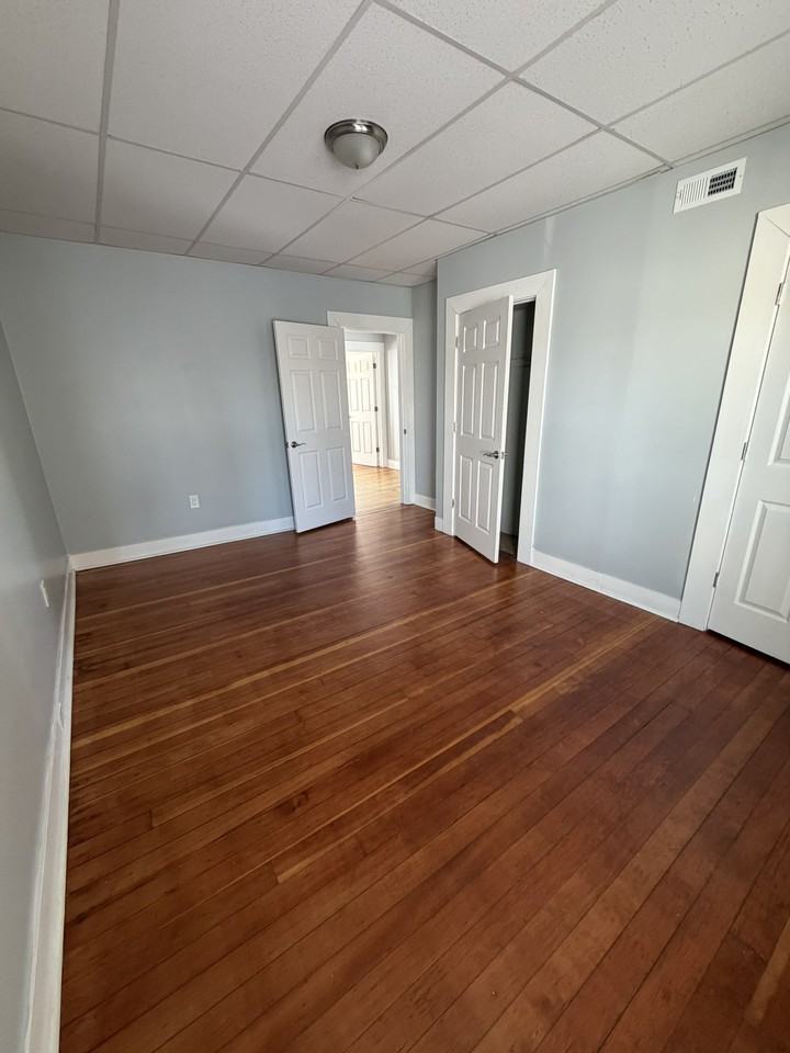 212 School St #2L - Photo 6 of 12