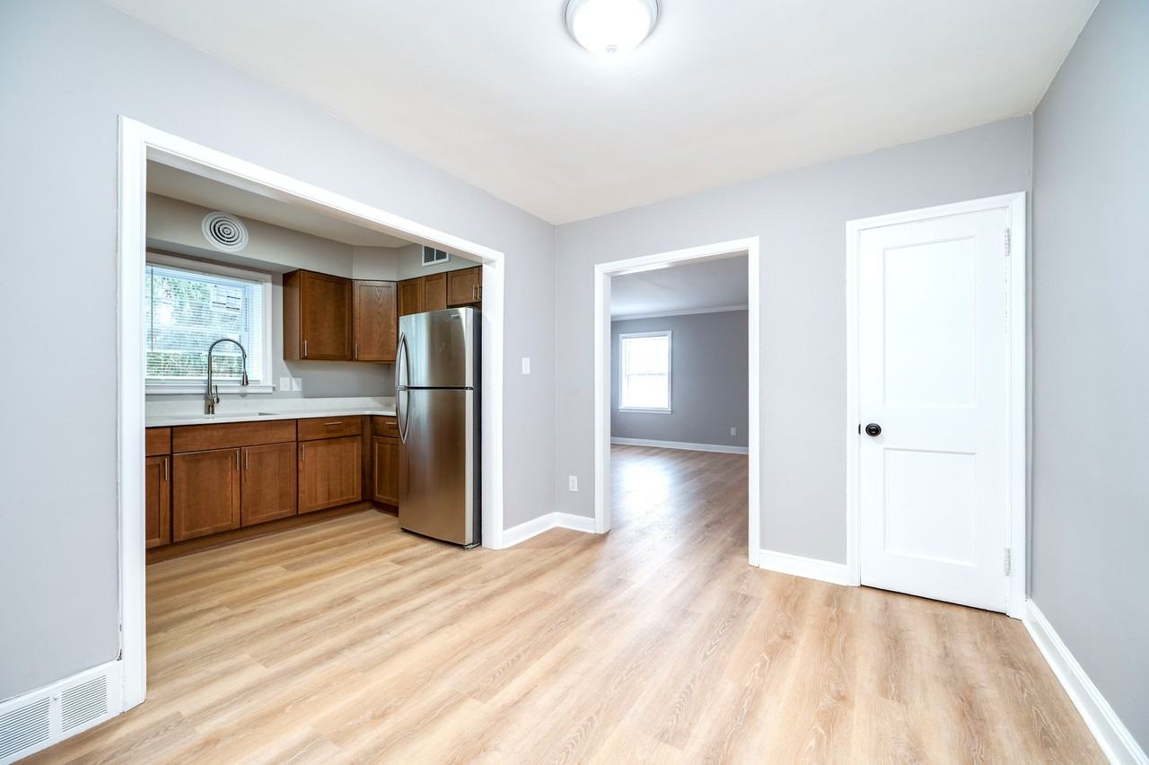 1543 Schuylkill Ave #2 - Photo 4 of 17