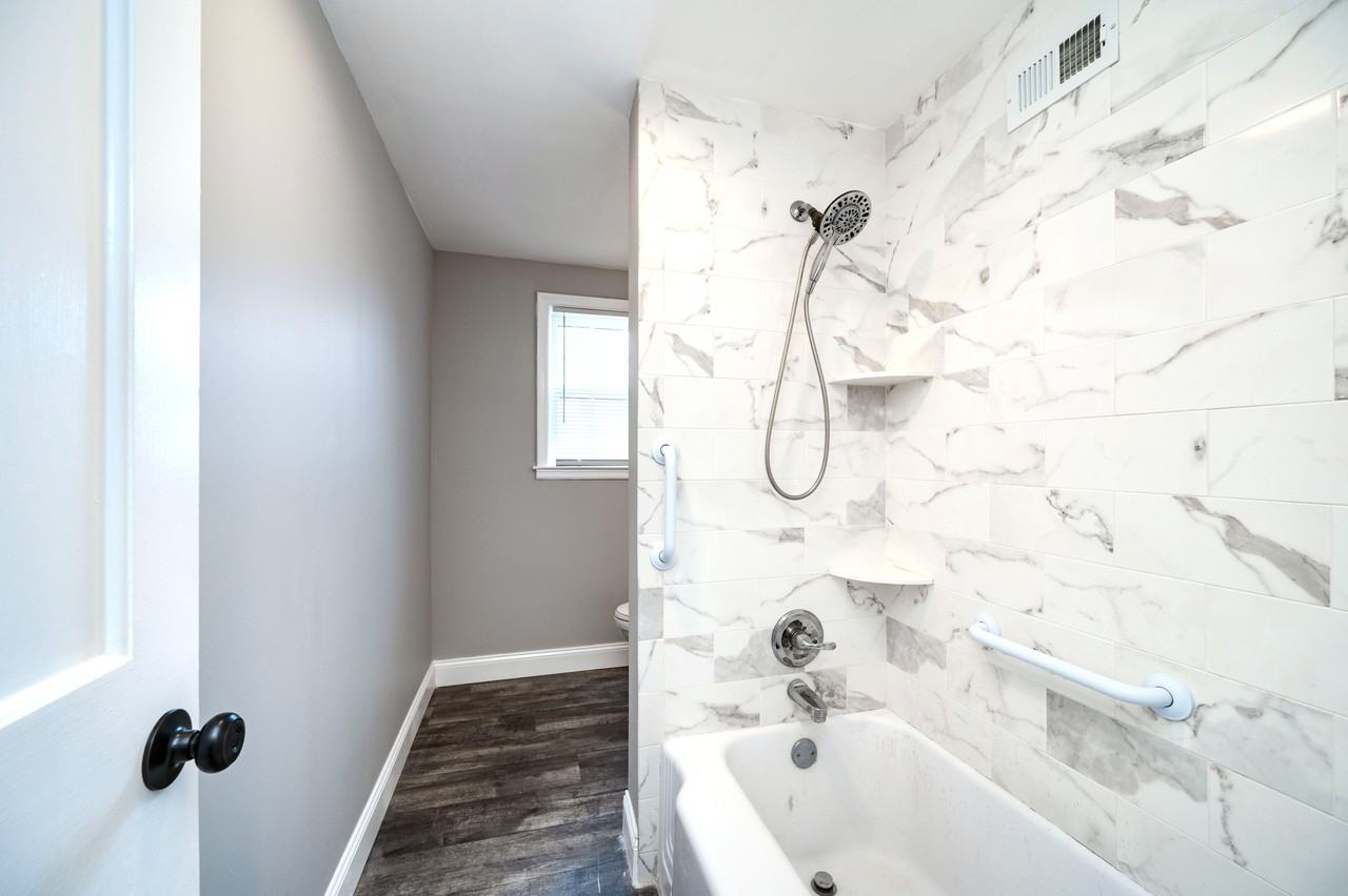 1543 Schuylkill Ave #2 - Photo 7 of 17