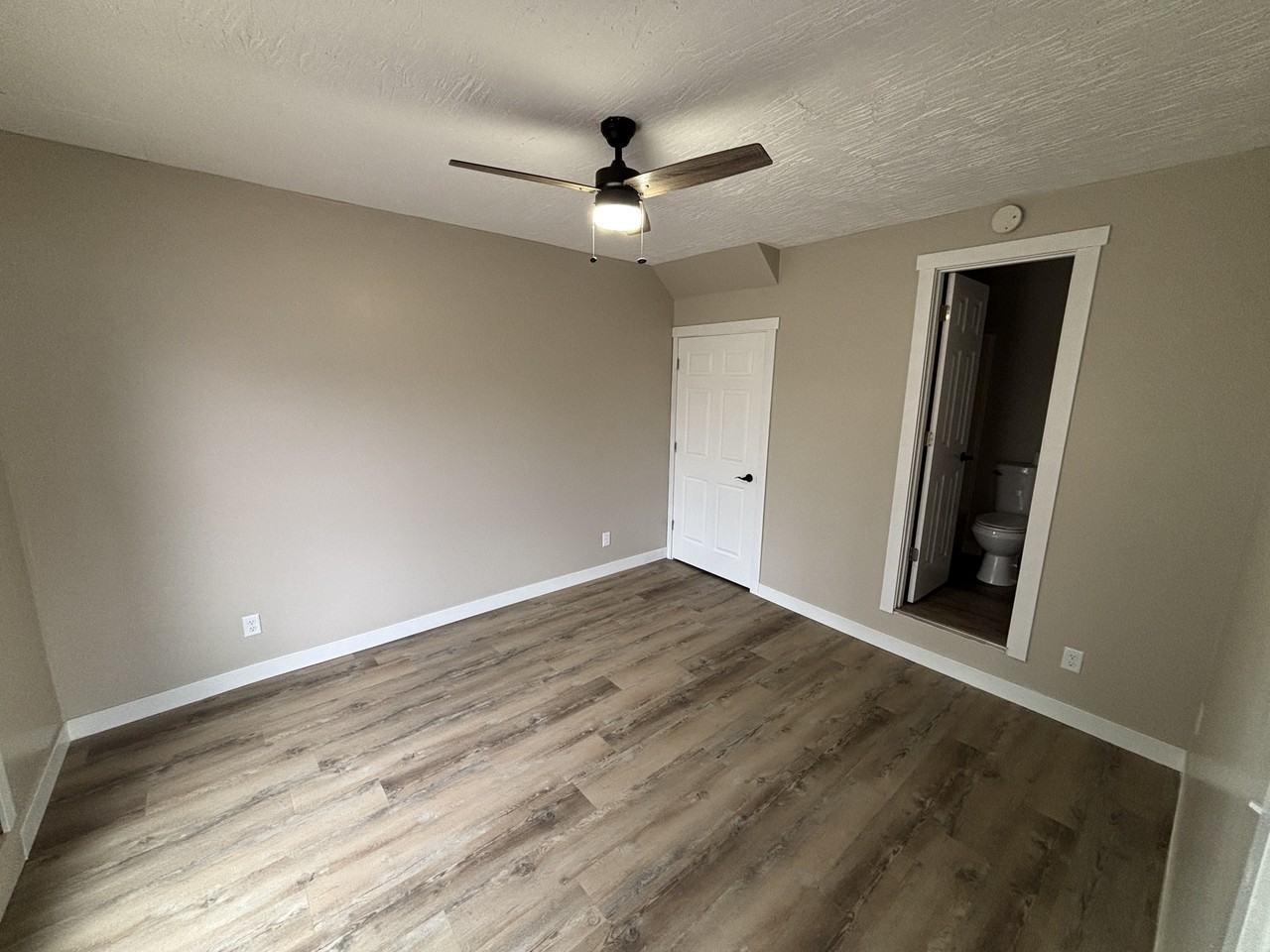 11247 Knoxville Rd #C - Photo 5 of 9